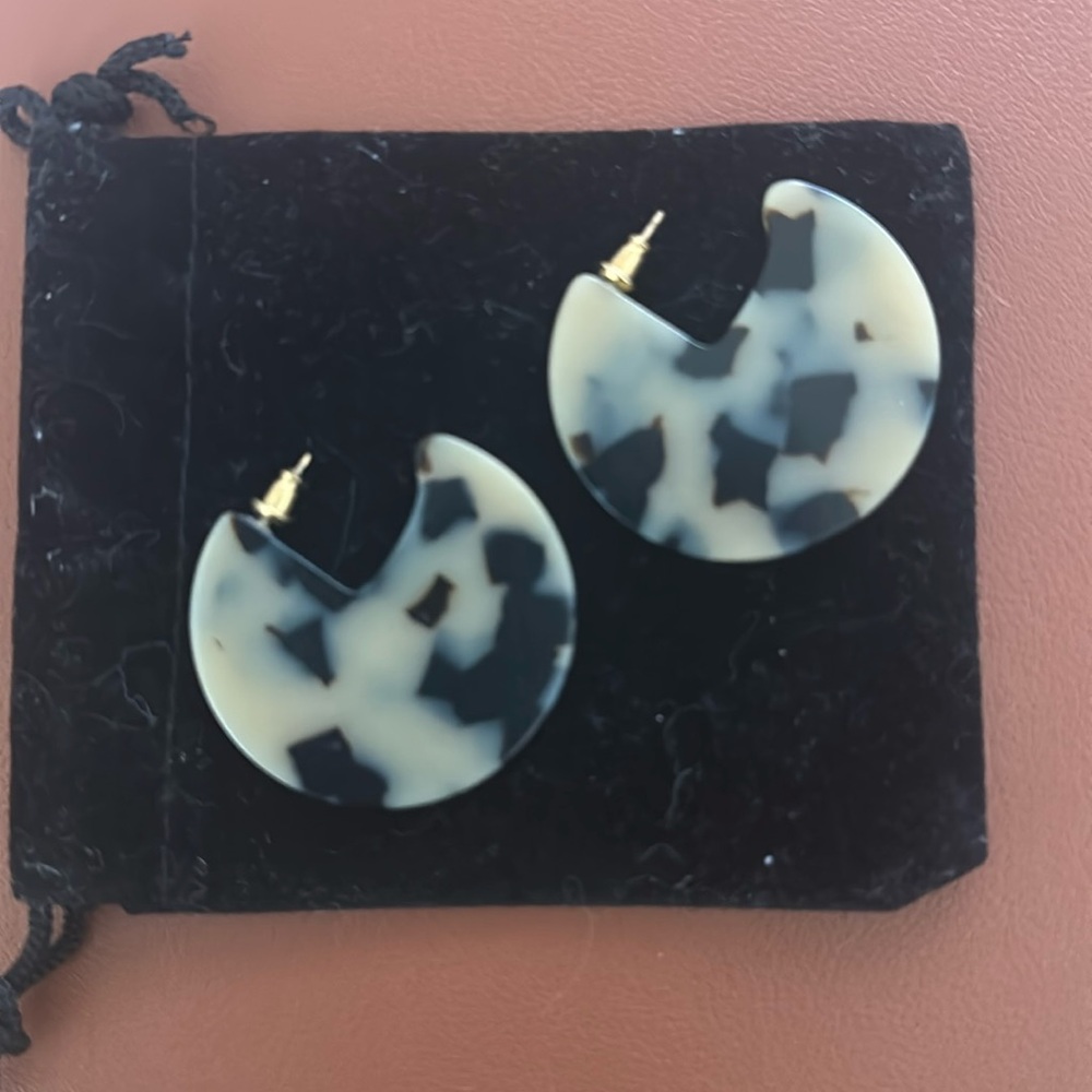 Machete Blond Tortoise Clare earring